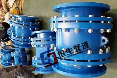 D型挠度补偿接头